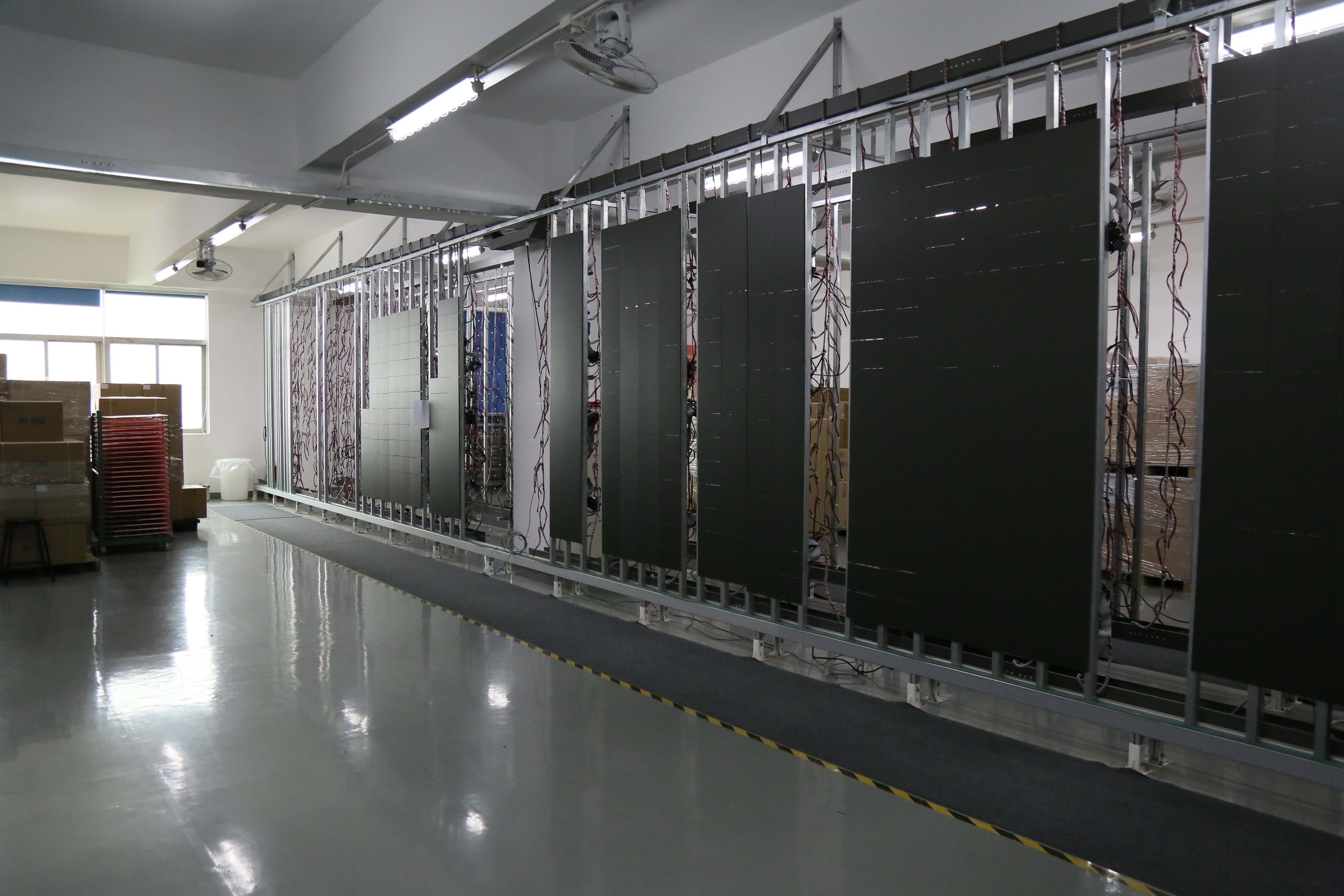 显示屏老化车间